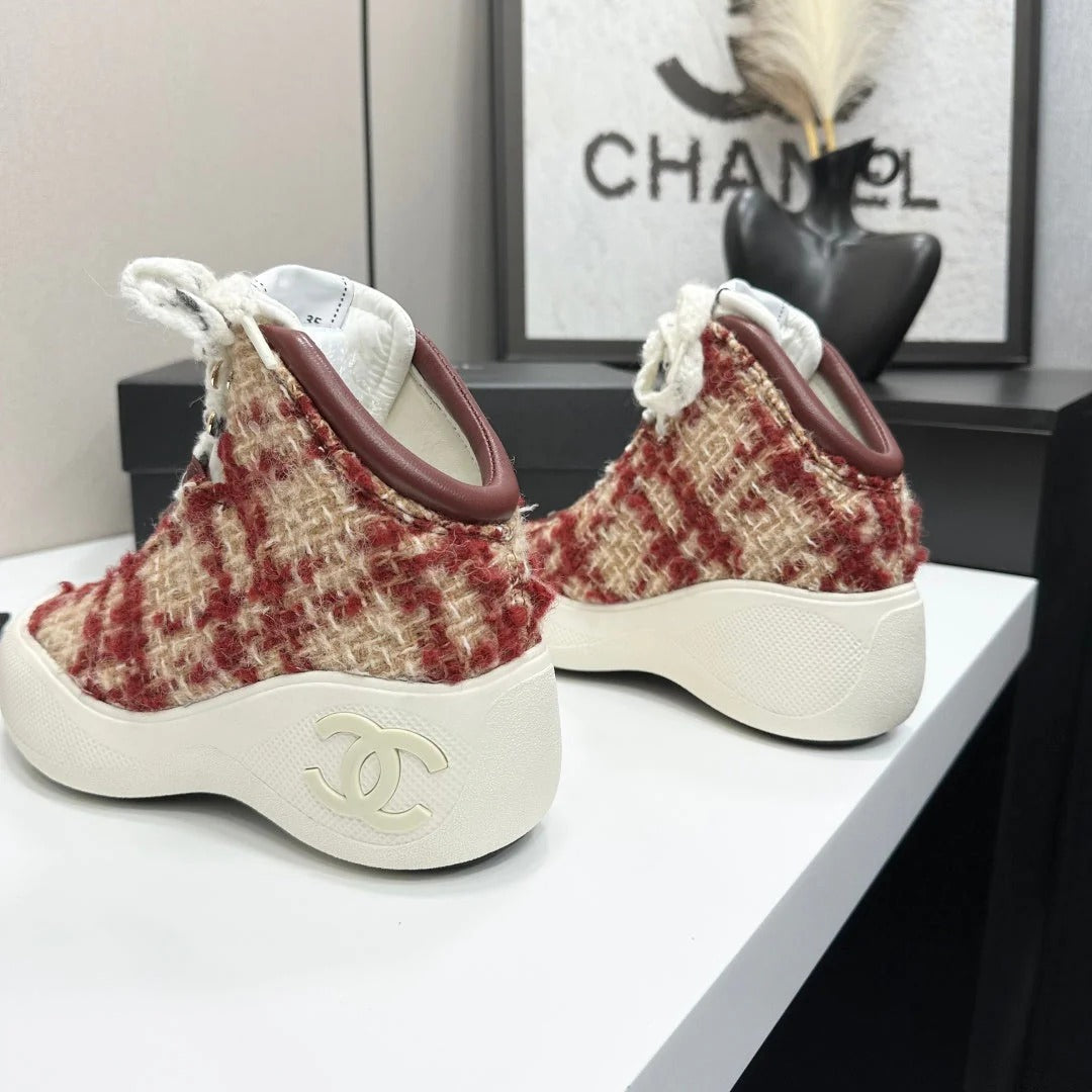 CC 26s Casual Sneakers White Red Beige Fabric Sheepskin 626367