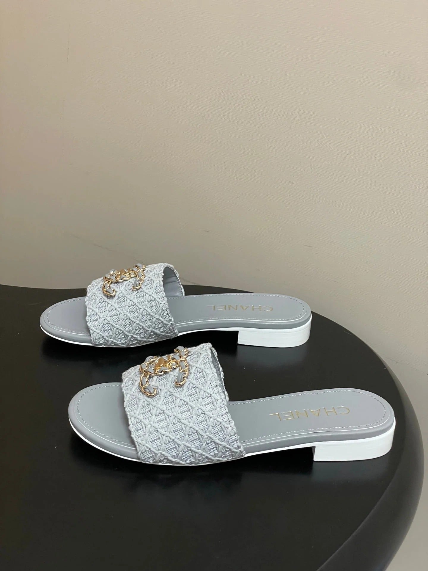 CC 26s Flat Slippers Gray Fabric Sheepskin 649489