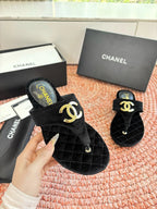 CC 26s Thong Sandals Black Suede Leather 648262