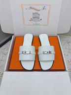 HM 26ss Oasis Sandals White Sheepskin Sliver Buckle 625164