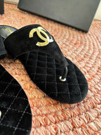 CC 26s Thong Sandals Black Suede Leather 648262