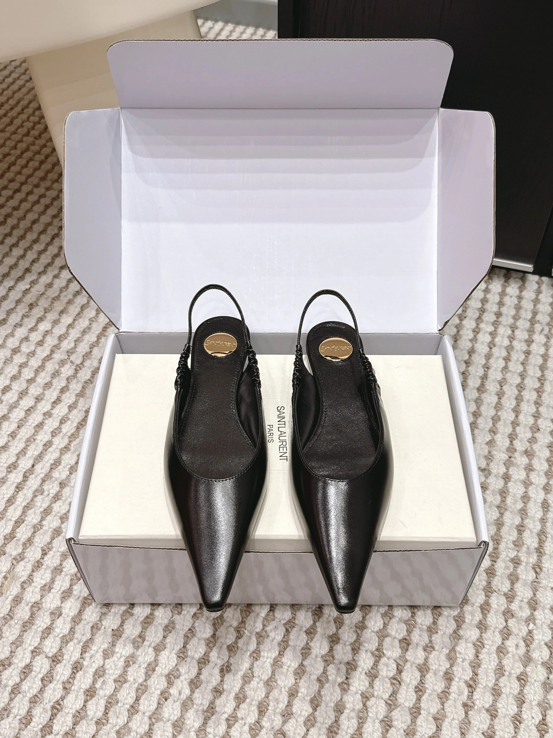 YSL 26ss Flat Slingback Black Glossy Leather 654711