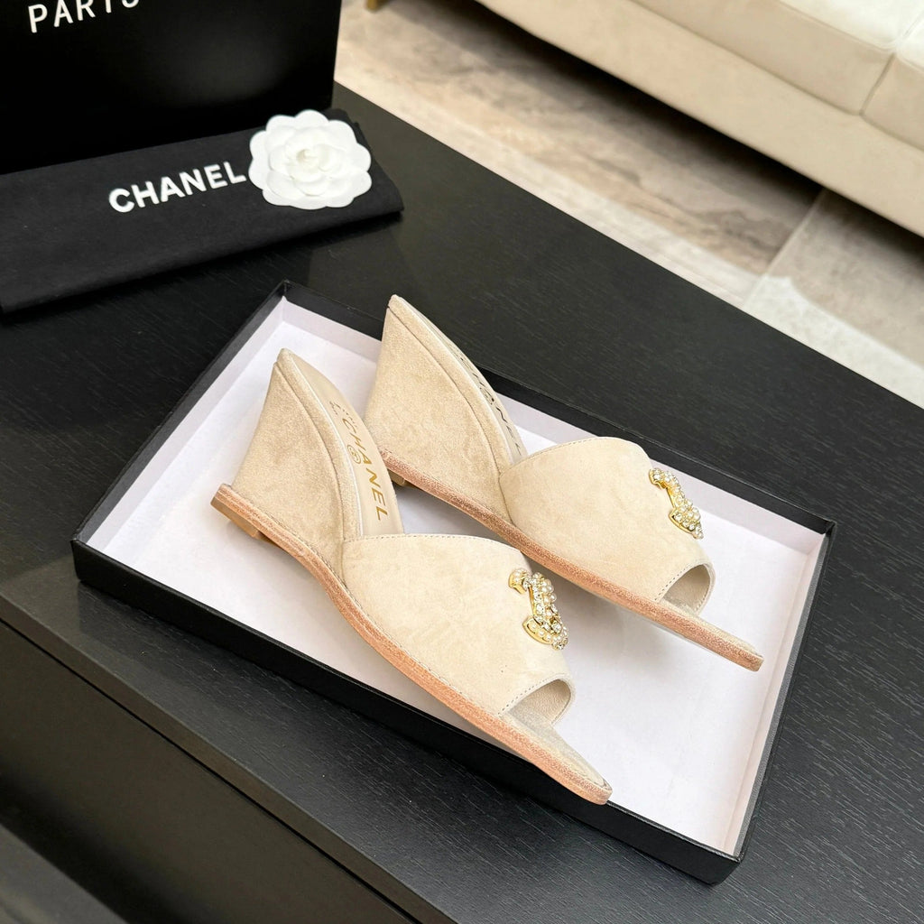 CC 2026 Wedge Sandals 65 Light Beige Suede 667773