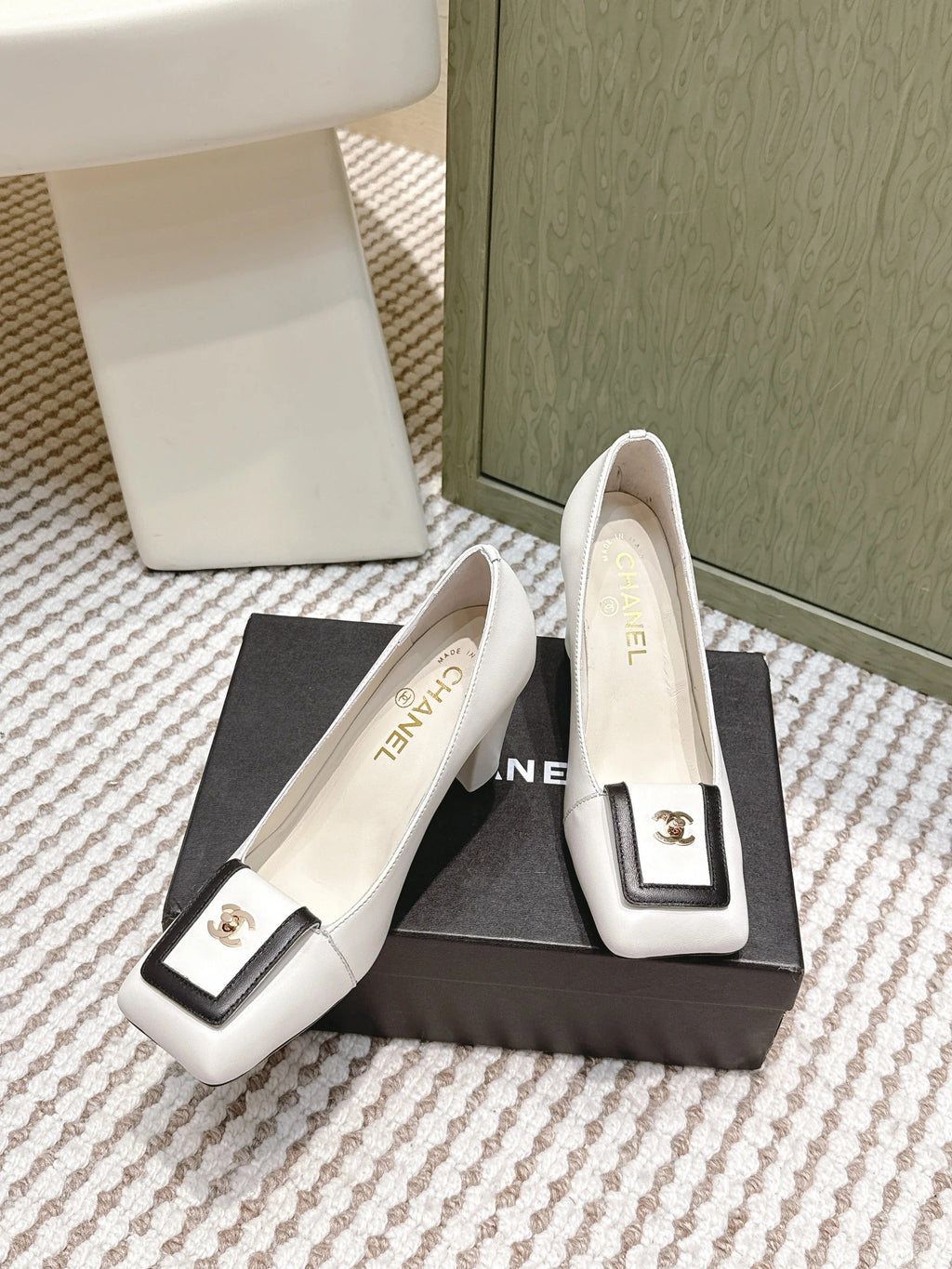 Chanel 2026 Pump Ivory And Black Lambskin 653538