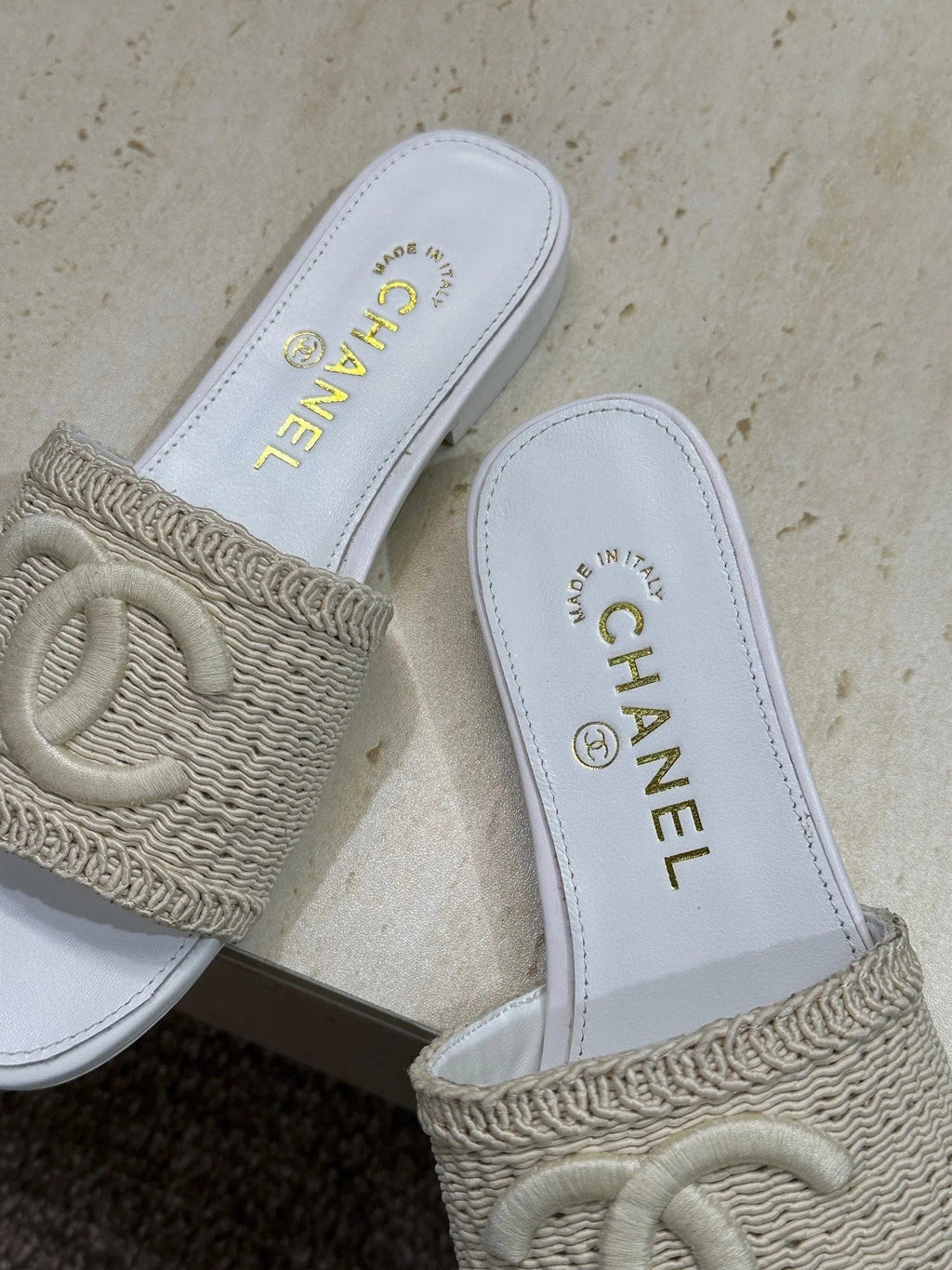 CC 2026 Double C Letter Slipper Woven Leather 787171