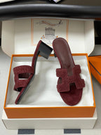 HM 25S ORAN HIGH?HEEL SANDAL IN DARK RED SUEDE AND LAMBSKIN