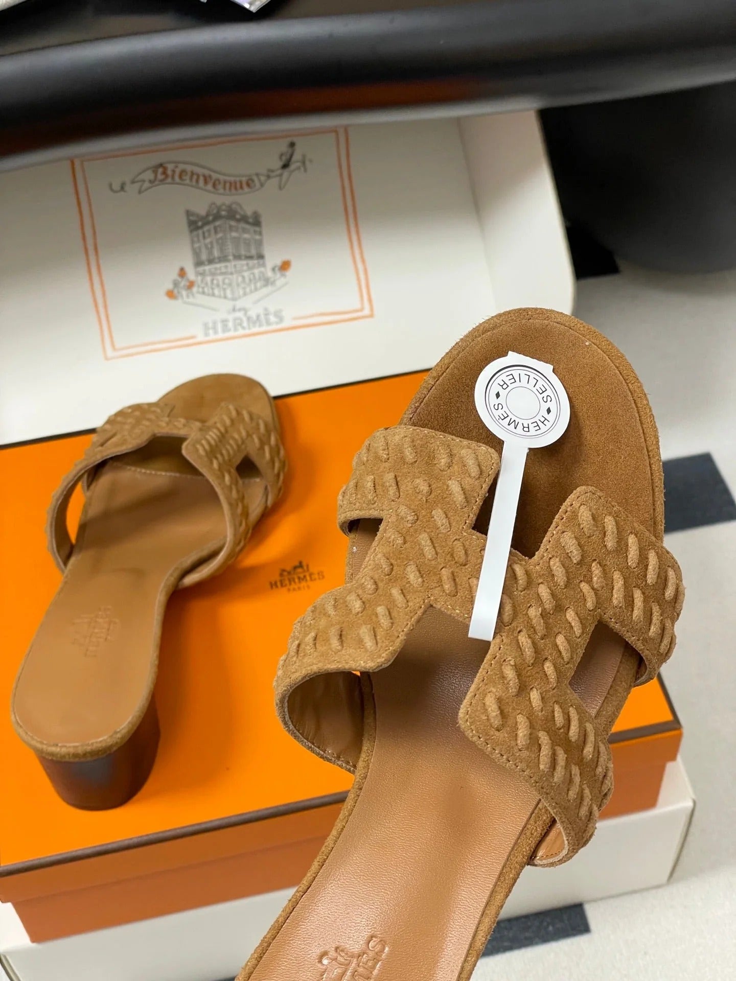 HM 25S ORAN HIGH?HEEL SANDAL IN LIGHT BROWN SUEDE AND LAMBSKIN
