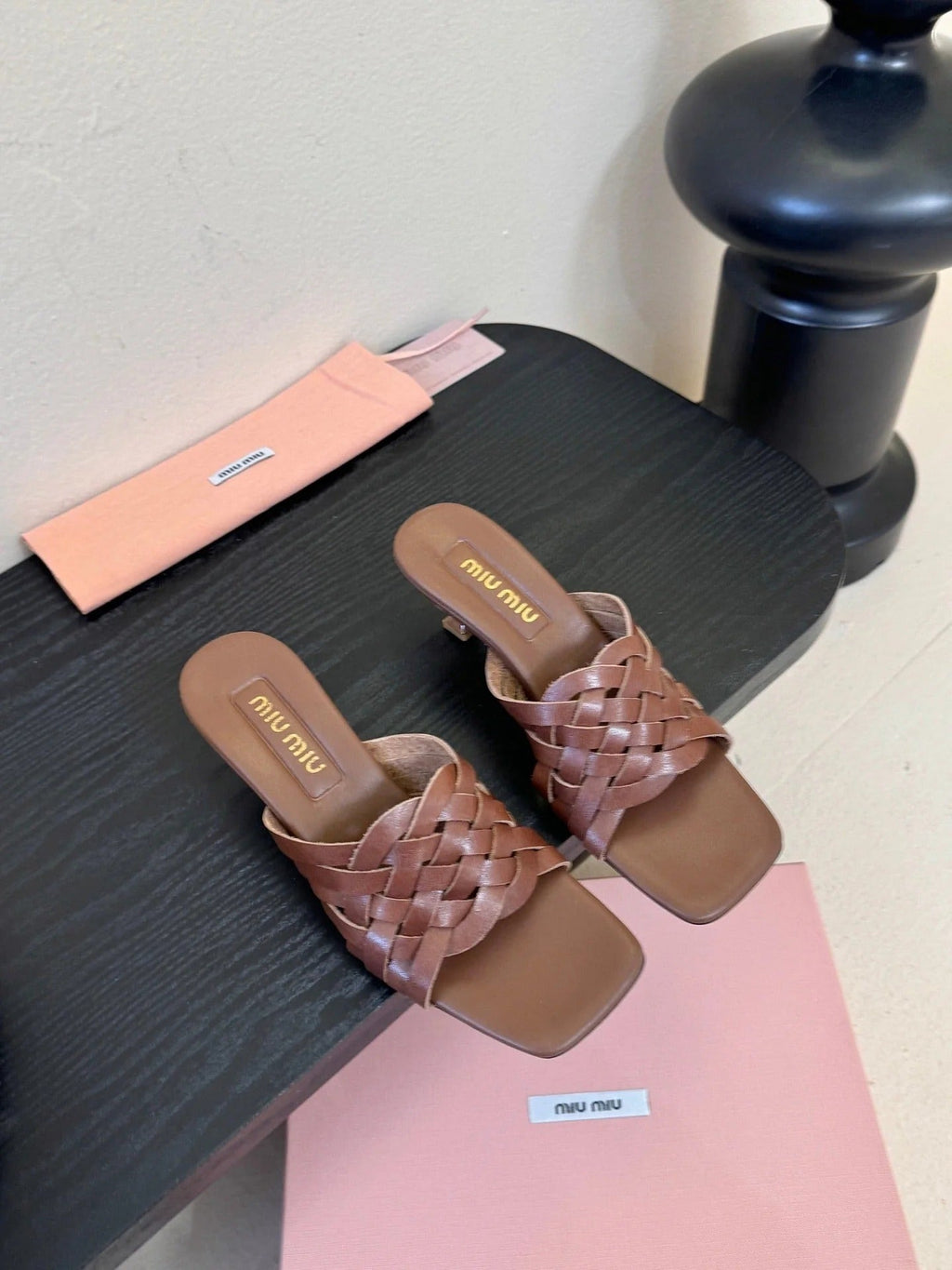MIU 26ss Flat Sandals 50 Brown Sheepskin 627350