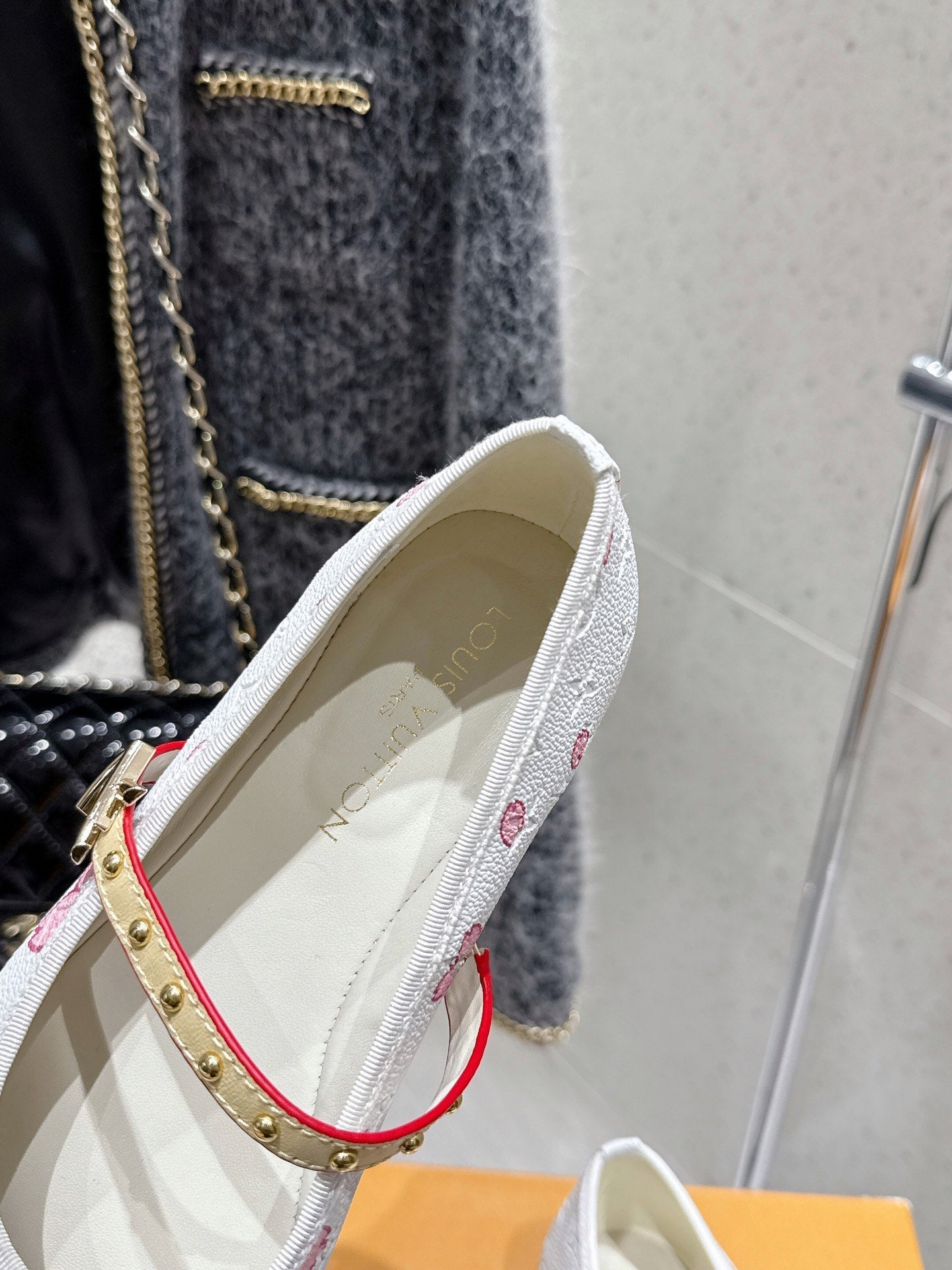 LV 26s Ballet Flats White Pink Monogram Leather 610841