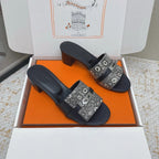 HM 26ss Oasis Sandals 50 Gray White Black Cowhide Sliver Buckle 625157