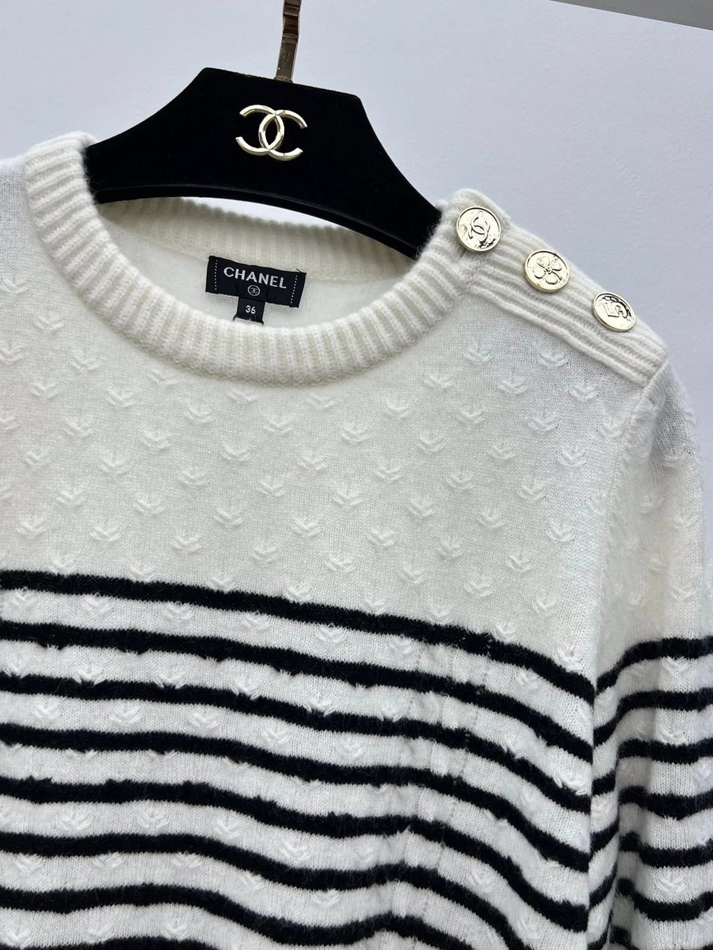 CHANEL 25S SWEATER STYLE 166