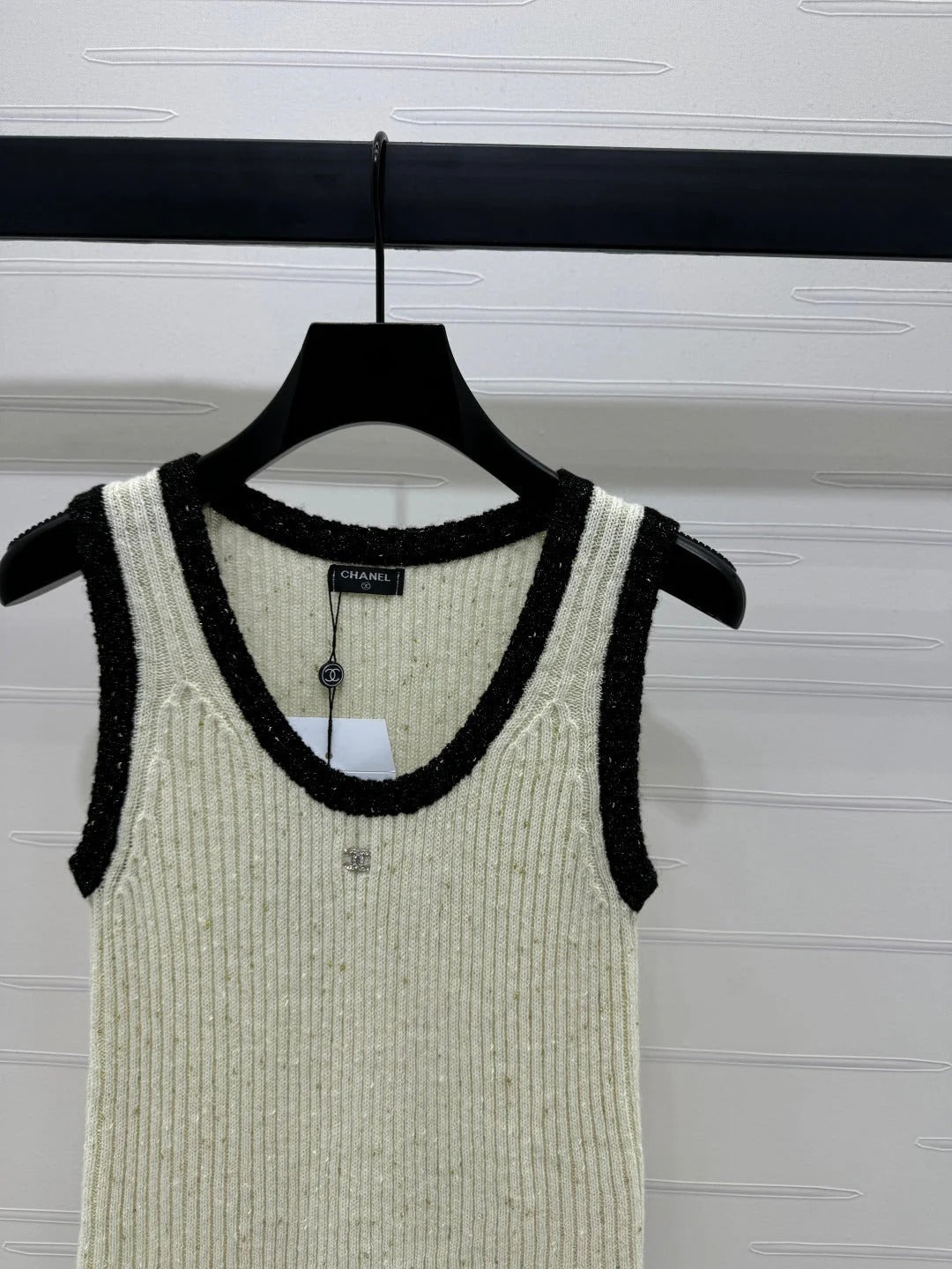 CHANEL ROUND-NECK SEQUIN KNIT VEST 274864