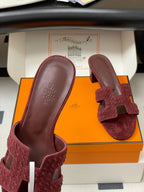 HM 25S ORAN HIGH?HEEL SANDAL IN DARK RED SUEDE AND LAMBSKIN