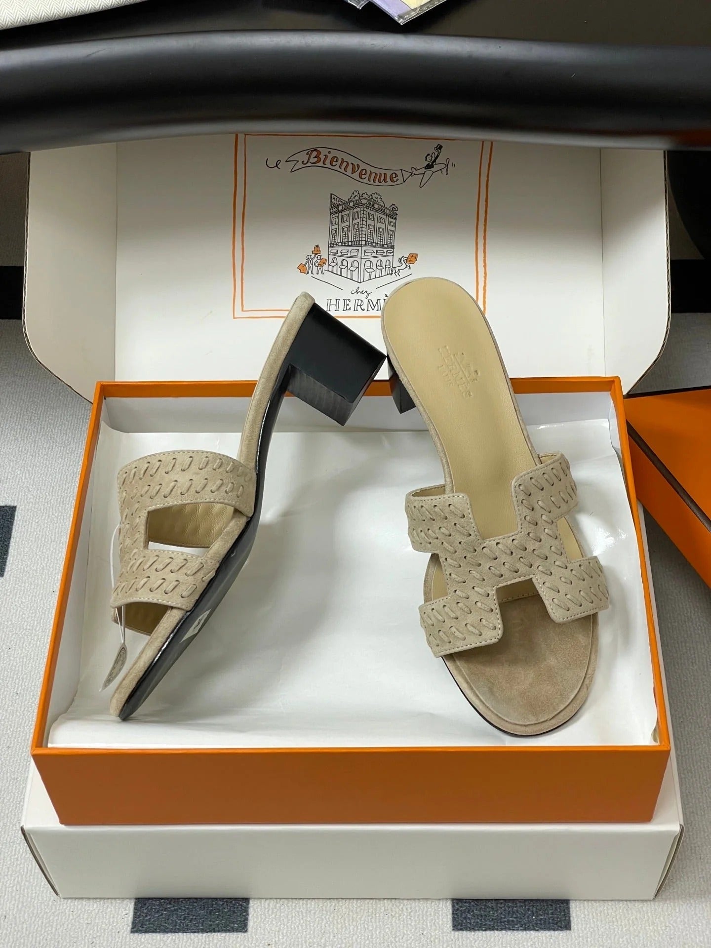 HM 25S ORAN HIGH?HEEL SANDAL IN BEIGE SUEDE AND LAMBSKIN