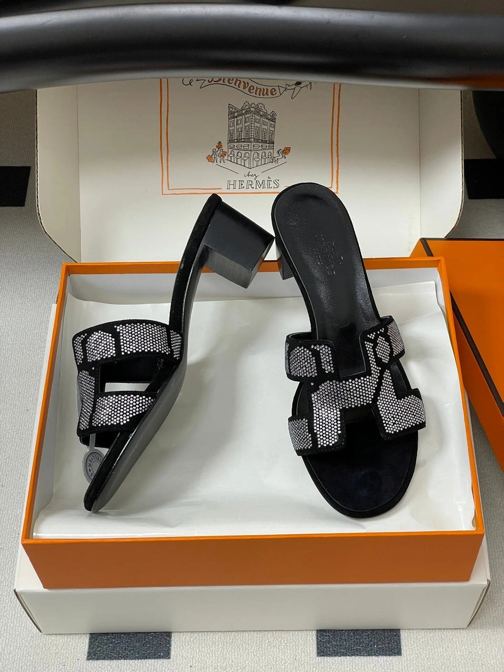 HM 25S ORAN HIGH?HEEL SANDAL 50 MM IN BLACK LAMBSKIN WITH WHITE STONE DETAILS