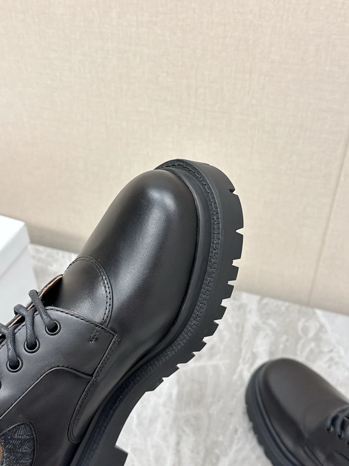CD 26   Loafers Black Calfskin 608797