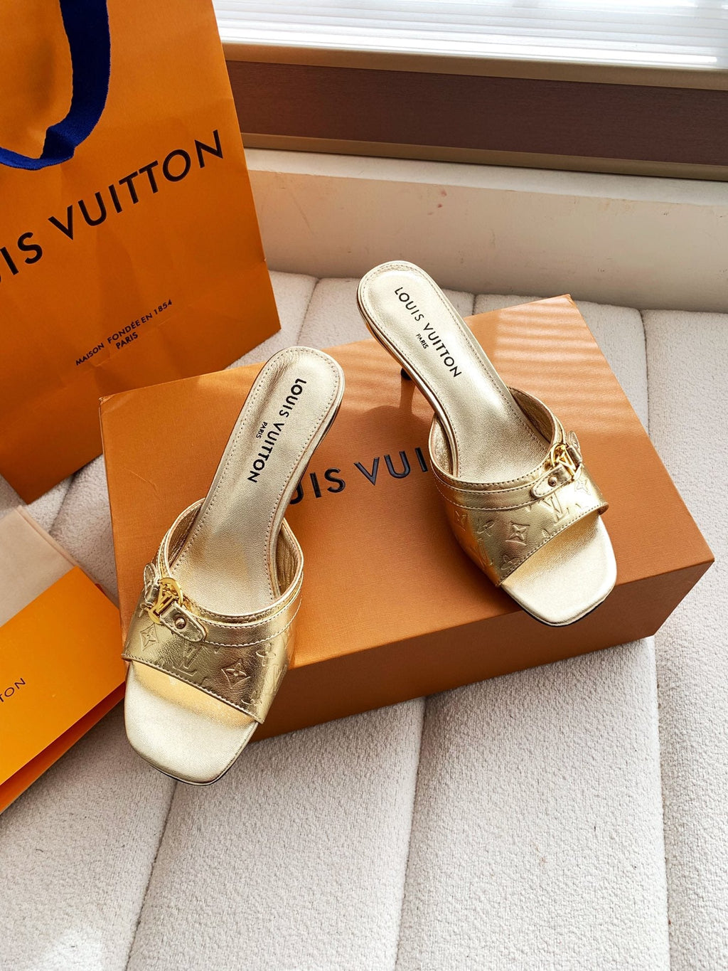 LV 26s High Heels 55 Slippers Gold Metallic Sheepskin 614984