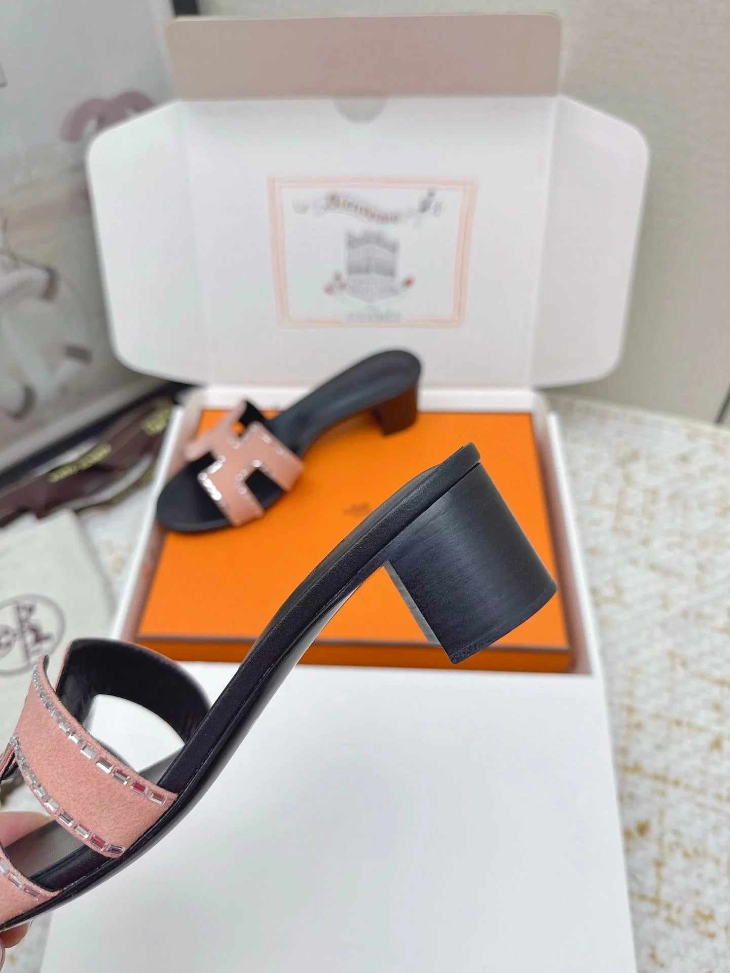 HM 26ss Oran Sandals 50 Black Light Pink Suede Sheepskin 625239