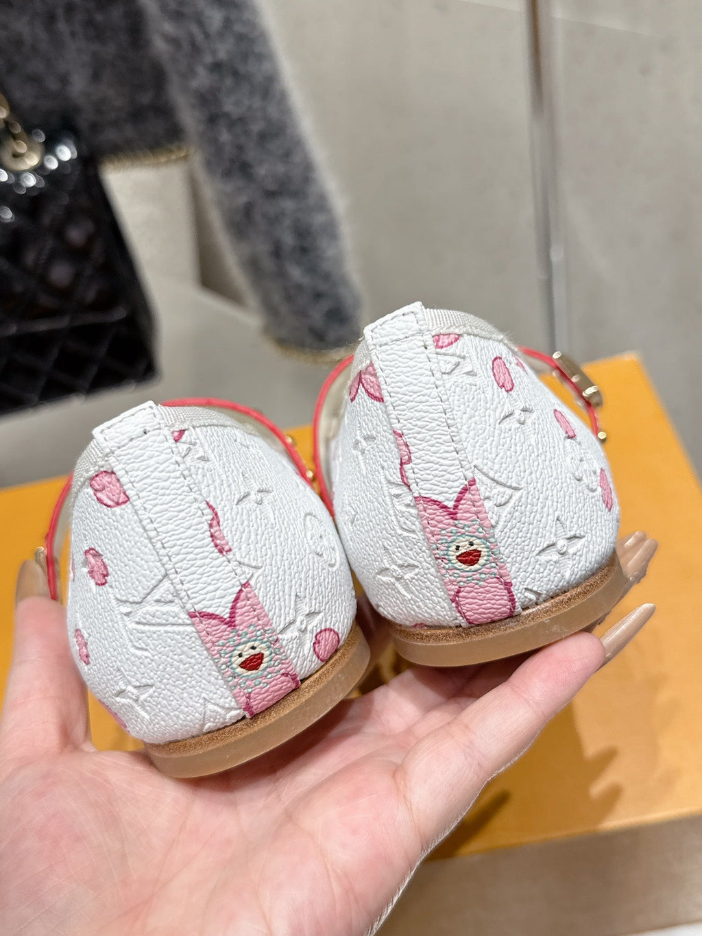 LV 26s Ballet Flats White Pink Monogram Leather 610841