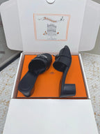 HM 26ss Oasis Sandals 50 Black Sheepskin Sliver Buckle 625167