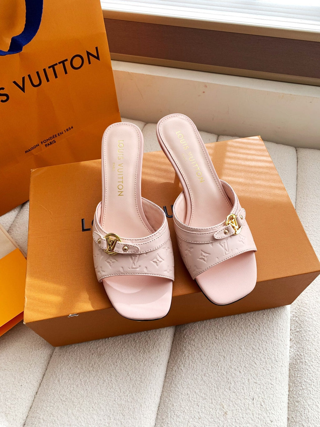 LV 26s High Heels 55 Slippers Light Pink Sheepskin 614982