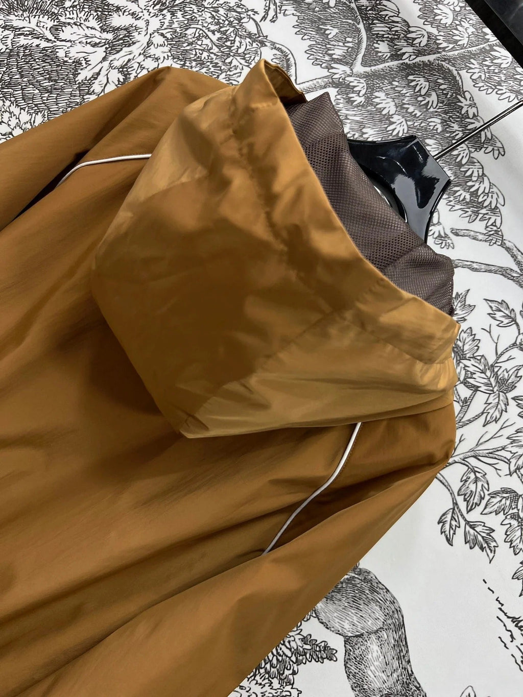 MIU 25S HOODED JACKET BROWN IN NYLON 263023
