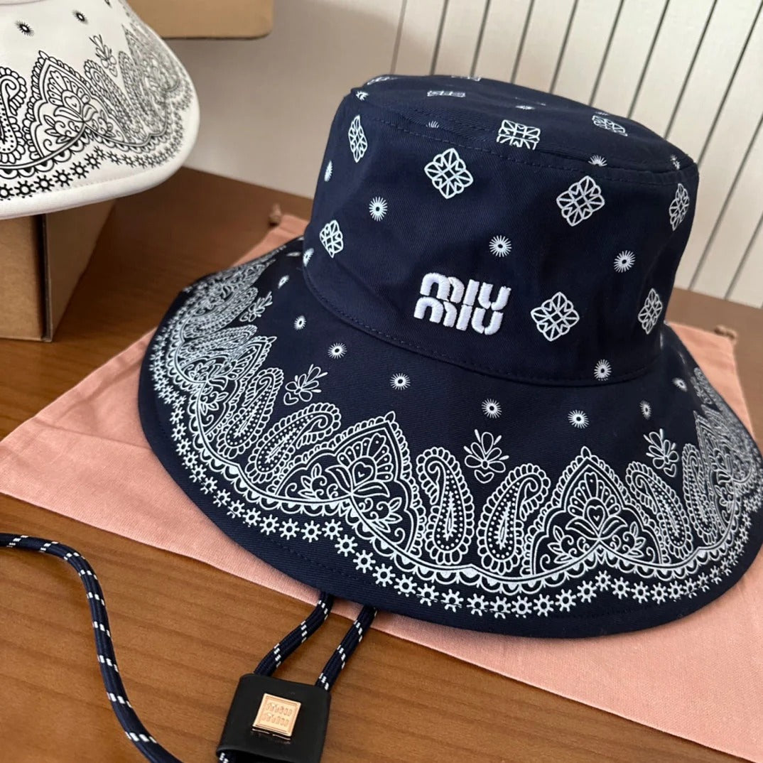 MM BUCKET IN BLACK FABRIC WITH EMBROIDERED PATTERN