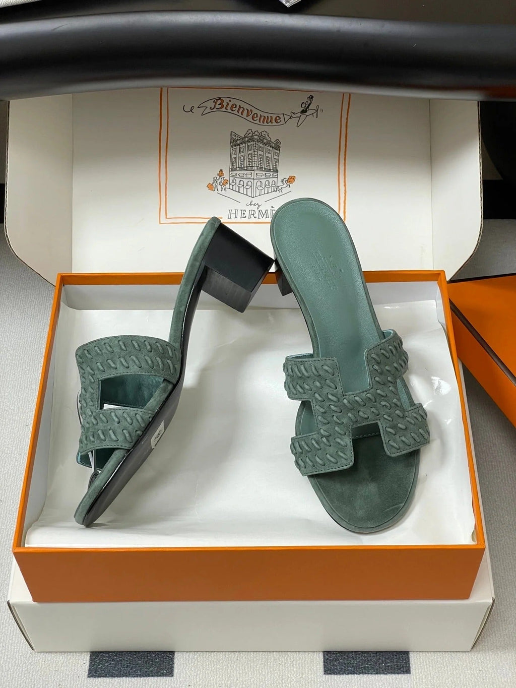 HM 25S ORAN HIGH?HEEL SANDAL IN MUTED MINT GREEN SUEDE AND LAMBSKIN