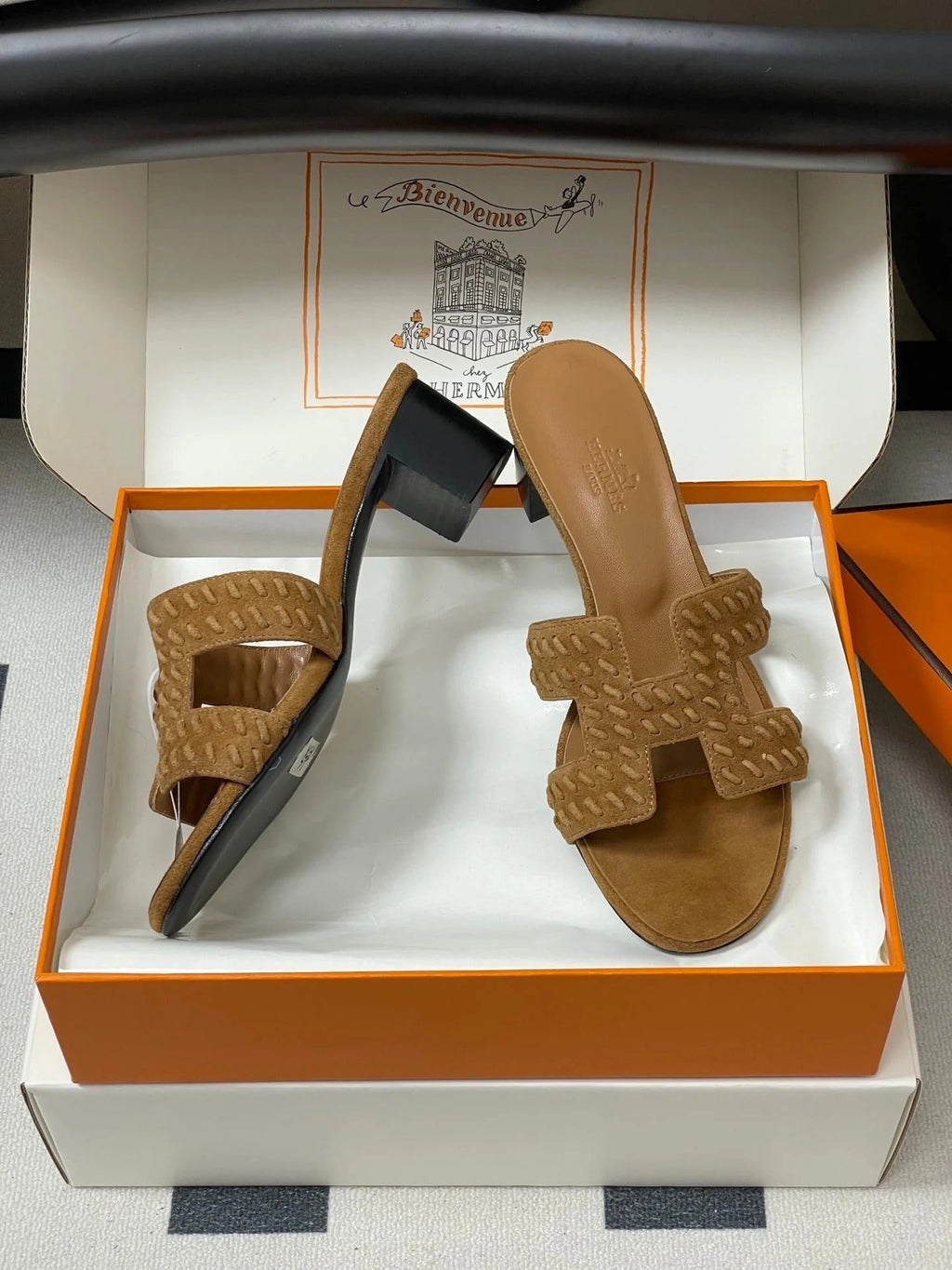 HM 25S ORAN HIGH?HEEL SANDAL IN LIGHT BROWN SUEDE AND LAMBSKIN
