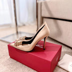 Roger Vivier 2026 Flower Strass Diamond Beige Silk Lambskin 293123
