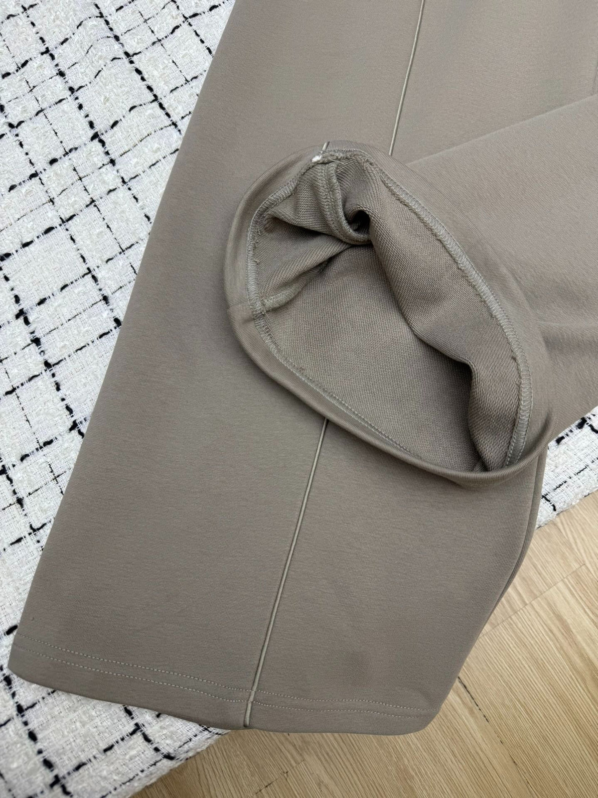 PRADA 25S STRAIGHT-LEG TROUSERS 329