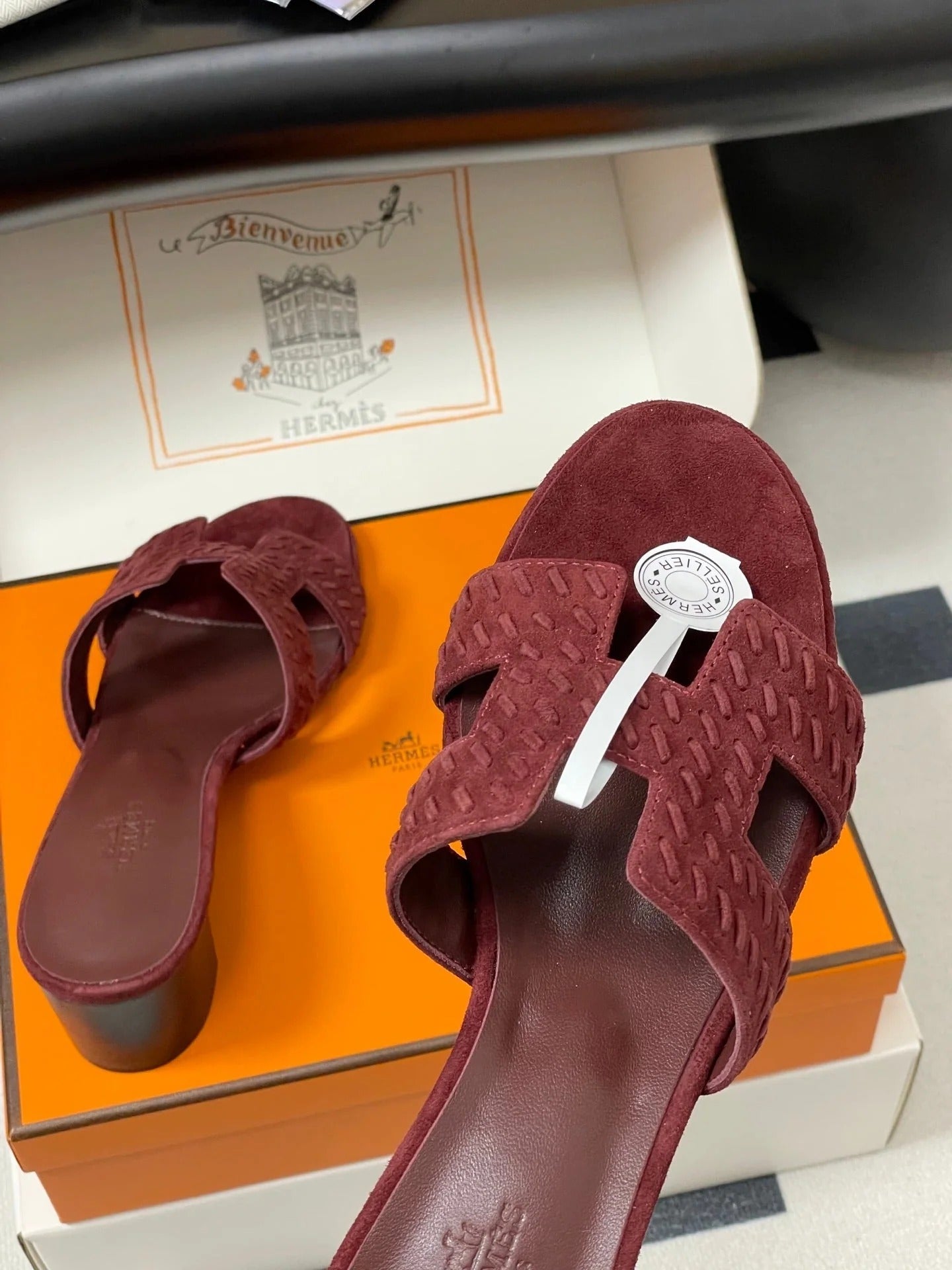 HM 25S ORAN HIGH?HEEL SANDAL IN DARK RED SUEDE AND LAMBSKIN