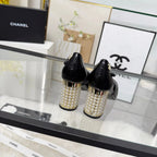CC 26s Sandals 80 Black Cowhide Patent Leather 183567