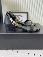CC 26s Sandals 35 Black Sheepskin 650102