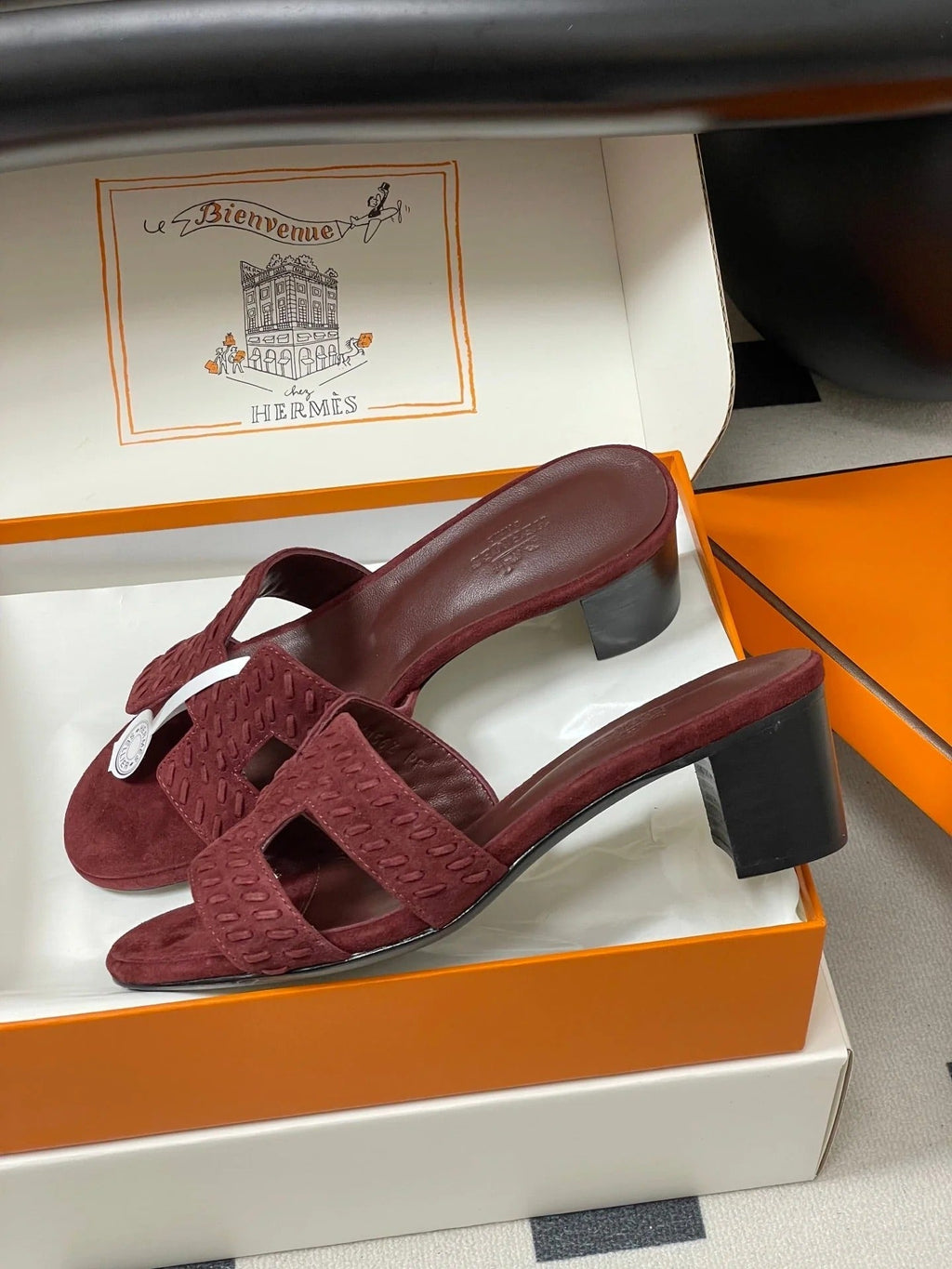 HM 25S ORAN HIGH?HEEL SANDAL IN DARK RED SUEDE AND LAMBSKIN