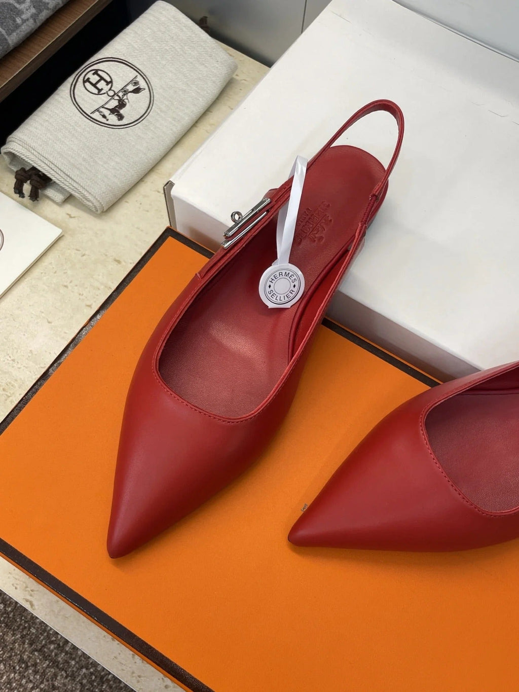 HM 26ss Slingback Flat Red Calfskin 607274