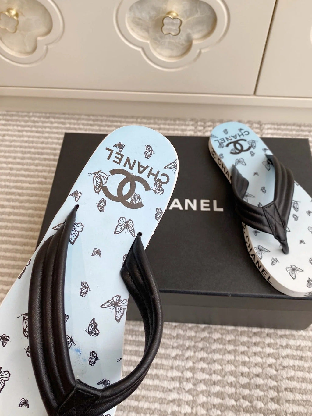 CC 26s Thong Sandals Blue Pastel Black Rubber Leather 647683