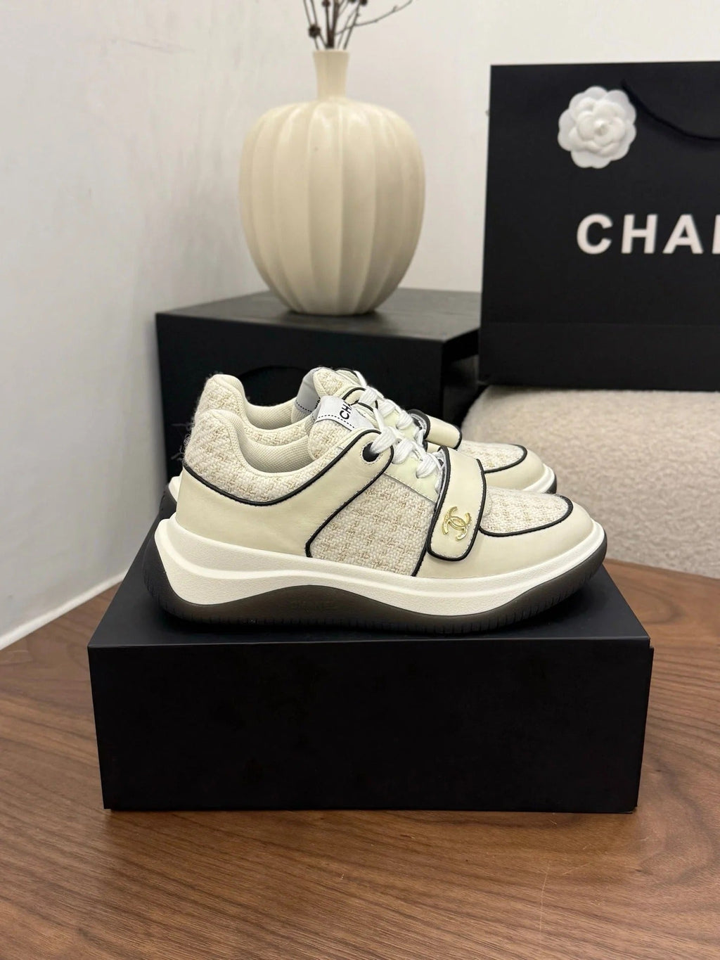 CC 26s Casual Sneaker Cream Tweed Leather 183600