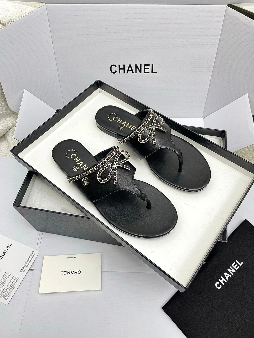 CC 26s Thong Sandals Black Sheepskin 645322