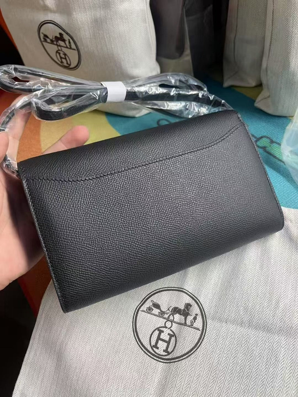 CONSTANCE SHOULDER BAG IN BLACK CALFSKIN