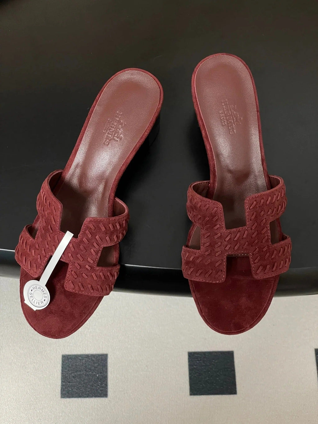 HM 25S ORAN HIGH?HEEL SANDAL IN DARK RED SUEDE AND LAMBSKIN