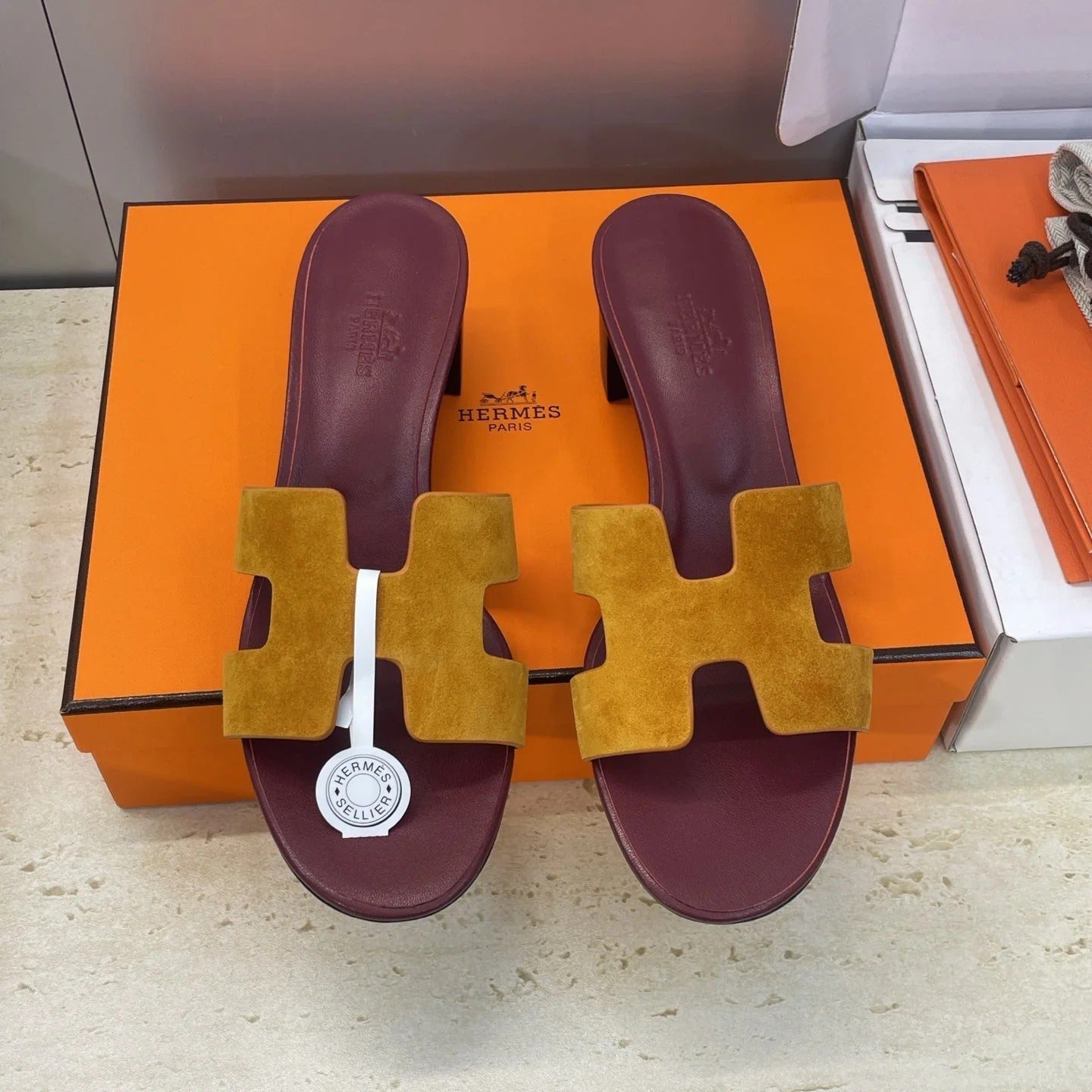 HM 26ss Oran Sandals 45 Burgundy Yellow Suede Cowhide 607215