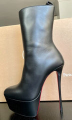 CL Dolly Booty Alta 160 Black Calfskin Ankle Boots