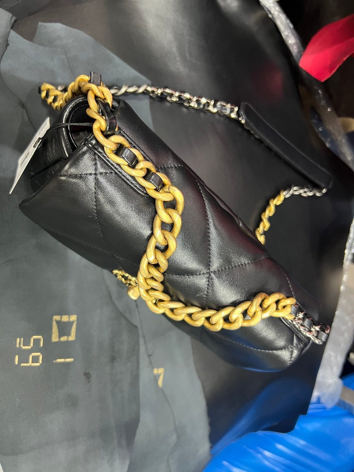 FLAP BAG 26CM GOLD HARDWARE BLACK CALFSKIN
