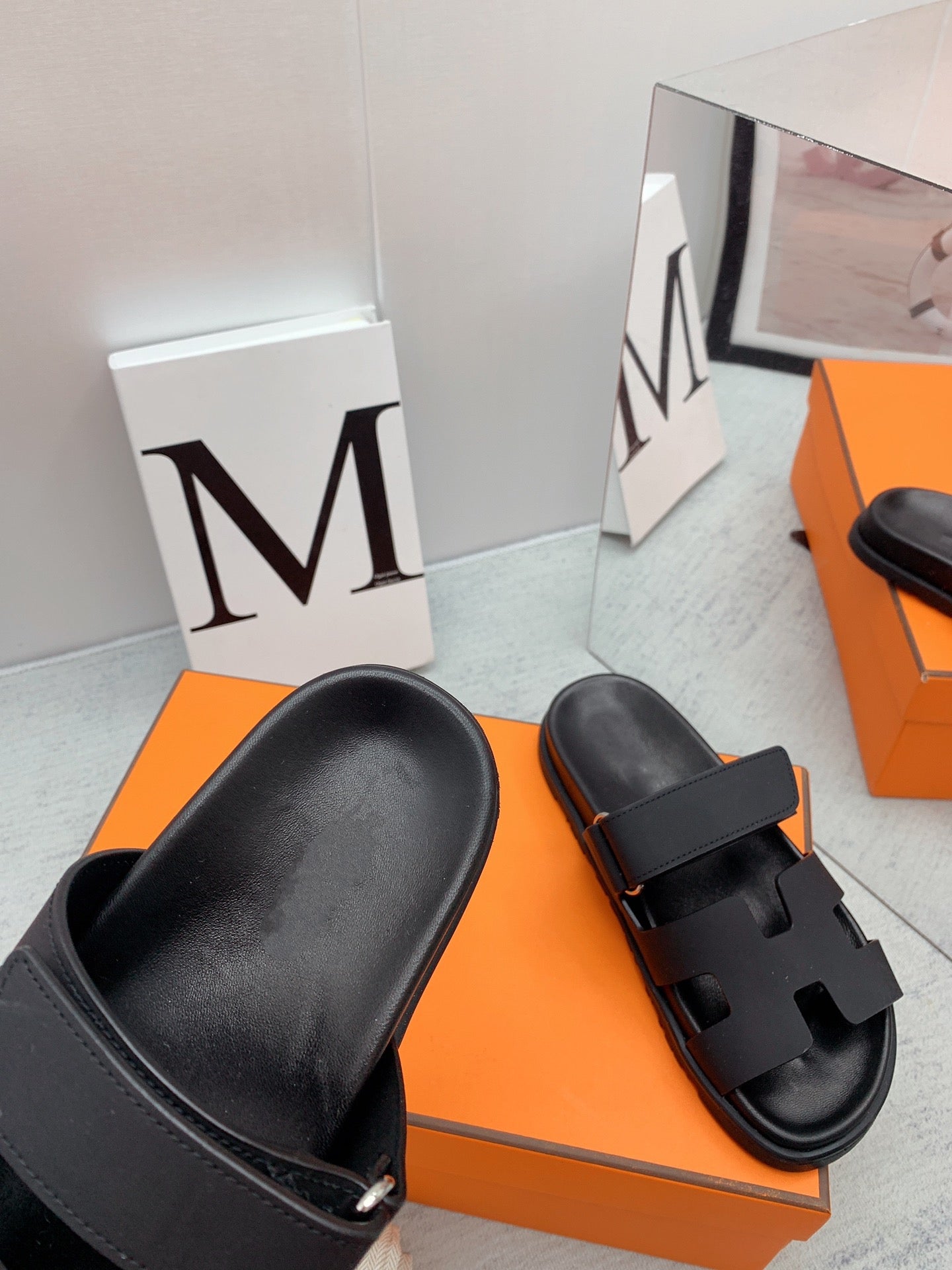 Chypre Sandal Black