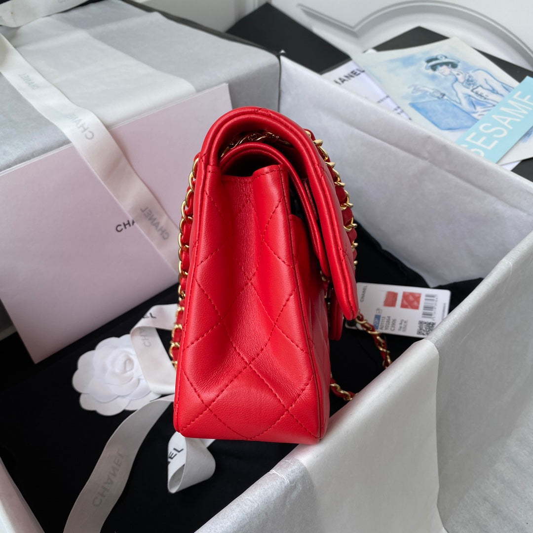 Medium Classic Flap Bag 23cm Red Lambskin Gold Hardware